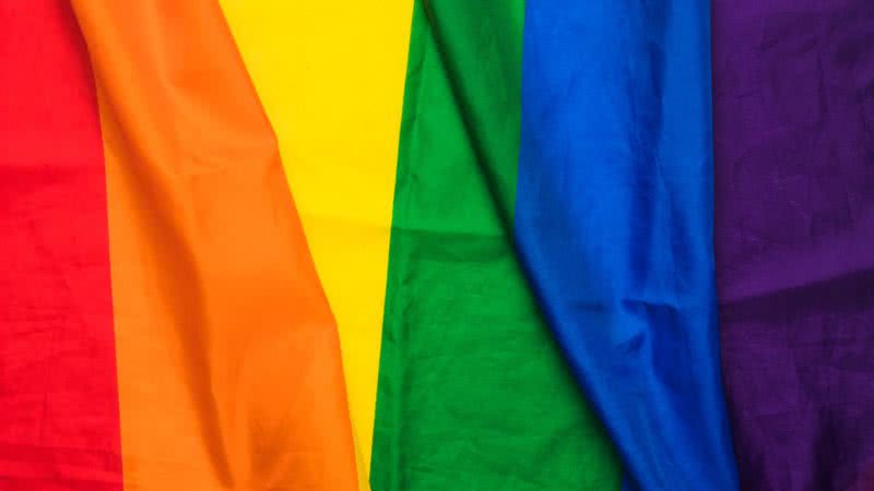 Fotografia meramente ilustrativa de bandeira LGBT+ - Divulgação/ Freepik/ Licença livre