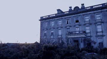 Fotografia da enorme e supostamente assombrada Loftus Hall - Divulgação/Youtube/Ireland's Ancient East