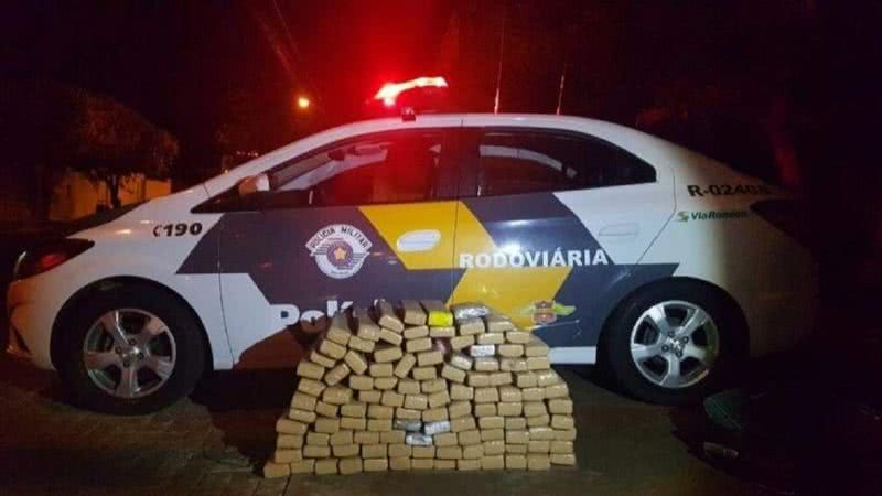 Os pacotes de maconha presos junto com o trio - Divulgação/Polícia Militar