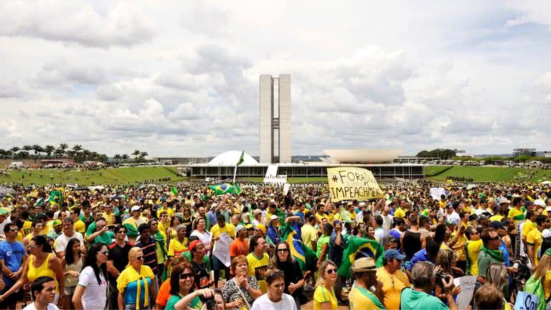 Fotografia meramente ilustrativa de uma manifestação. - Wikimedia Commons