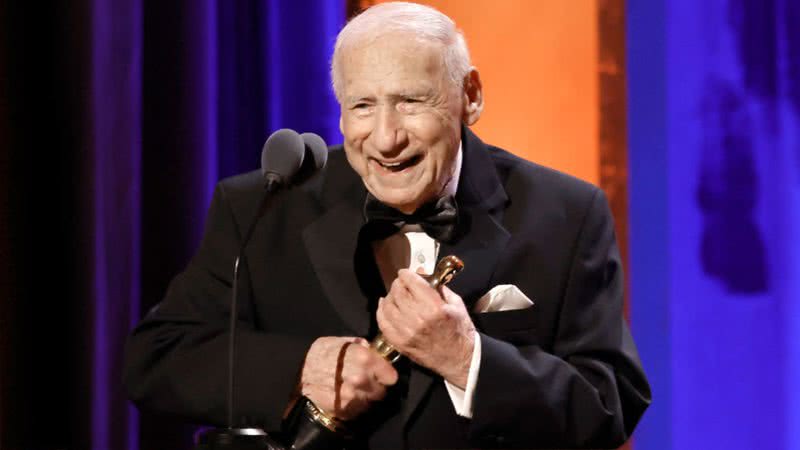 Mel Brooks recebendo o Oscar honorário - Getty Imagens