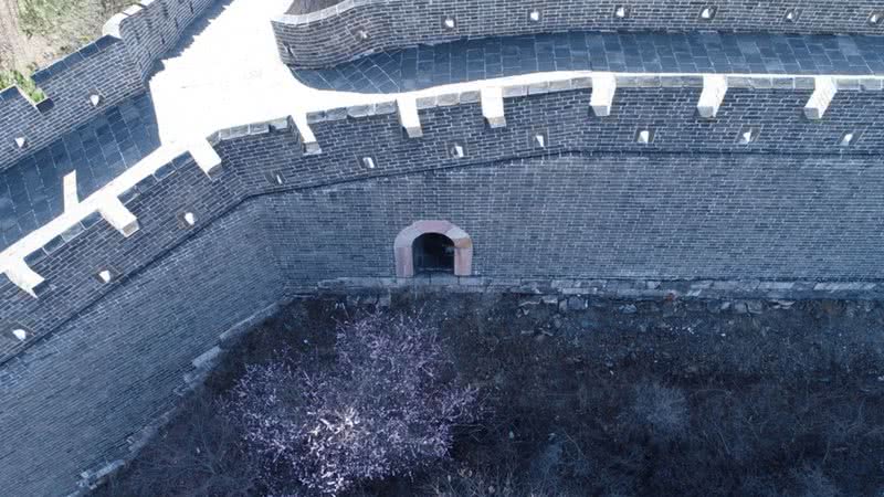 Uma das portas ocultas da Grande Muralha da China. - Universidade de Tianjin/Divulgação via Xinhua