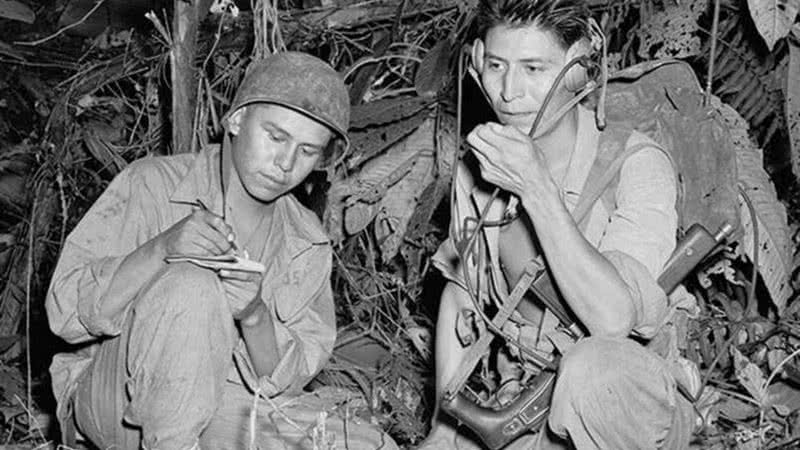 Navajos codificam mensagem durante a Segunda Guerra - National Archives