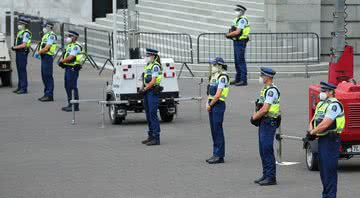 Policiais em formação durante protesto na Nova Zelândia - Getty Images