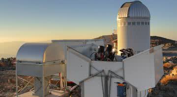 Observatório Las Campanas, no Atacama - Wikimedia Commons