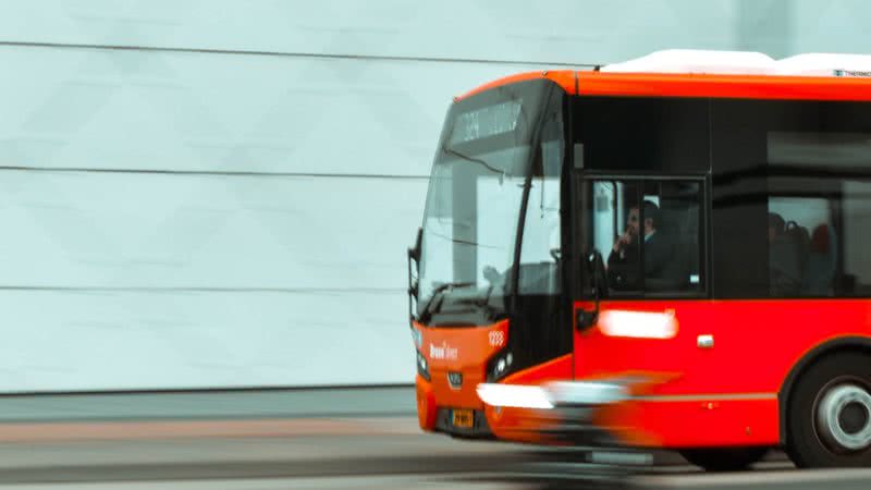 Imagem ilustrativa de ônibus - Foto de Longxiang Qian no Pexels