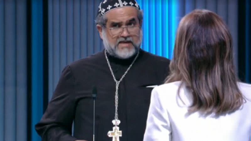 Padre Kelmon durante o debate antes do primeiro turno - Reprodução/Vídeo