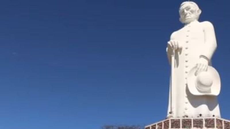 Imagem em homenagem à Padre Cícero Juazeiro do Norte, no Ceará - Reprodução/Vídeo/Cdois Photo Film