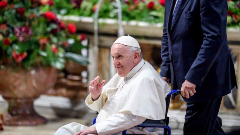 Papa Francisco depois de celebrar missa no Vaticano, no dia 29 de junho de 2022 - Antonio Masiello/Getty Images