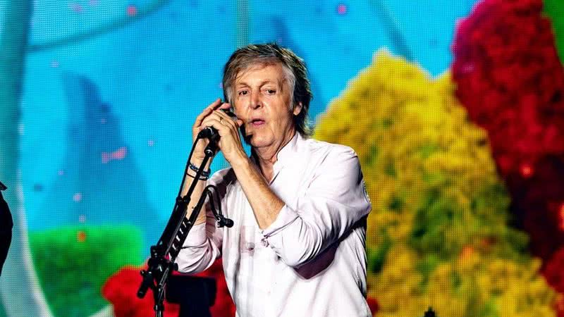 Paul McCartney durante show em 2018 - Raph_PH via Wikimedia Commons