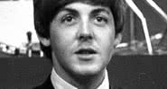 Fotografia de Paul McCartney em meados de 1964 - Wikimedia Commons