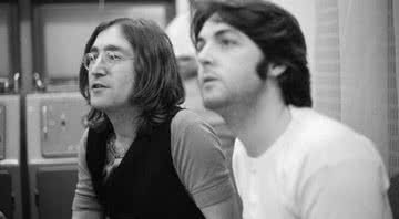 John Lennon ao lado de Paul McCartney - Divulgação/ Linda McCartney, via Paul McCartney