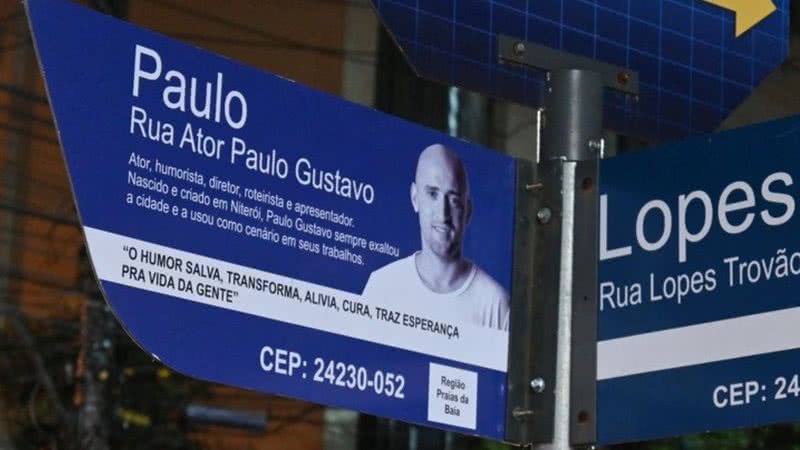 Imagem da placa da Rua Ator Paulo Gustavo - Divulgação/Leonardo Simplício