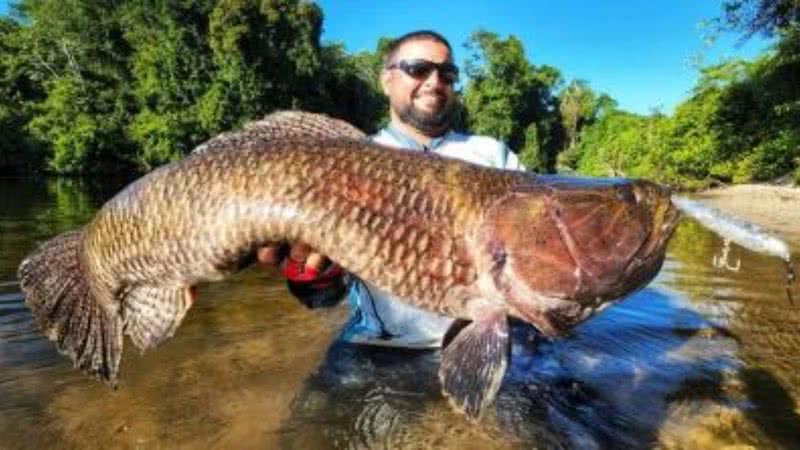 Eduardo com o pescado de 97 centímetros - Arquivo Pessoal