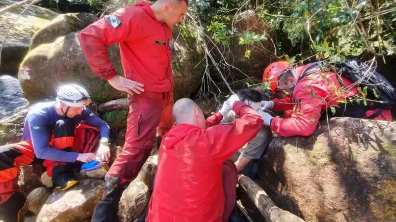 Resgate de homem no Pico do Paraná - Divulgação/Batalhão de Polícia Militar de Operações Aéreas