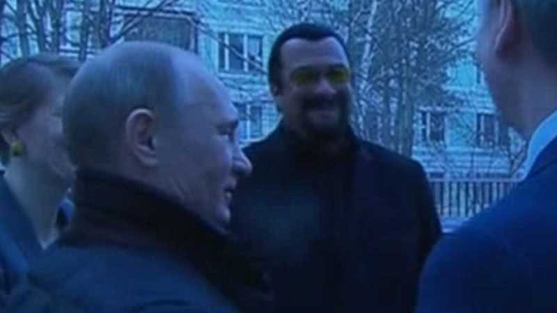 Steven Seagal com Putin no ano de 2013 - Reprodução/Vídeo