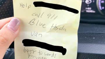 Recado entregue por mulher à cliente em posto de gasolina - Reprodução / Gabinete do Xerife do Condado de Yavapai