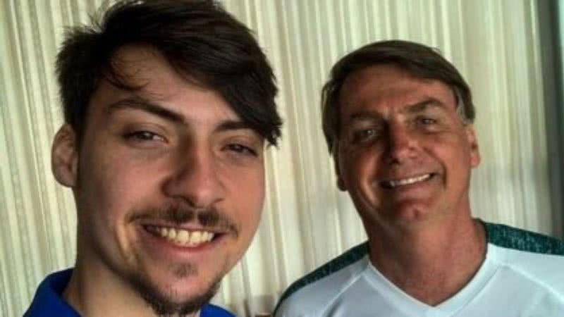 Renan com o pai, Jair - Divulgação/Facebook/Renan Bolsonaro