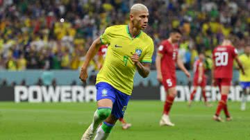 Richarlison em jogo contra a Sérvia - Getty Images