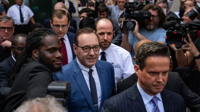 Kevin Spacey saindo da Corte de Westminster, hoje - Getty Images