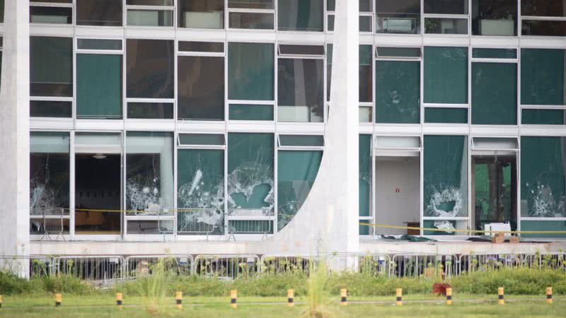 Palácio do Planalto destruído após invasão de golpistas - Getty Images