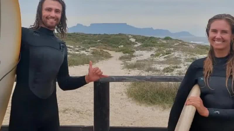 Casal de surfistas Elliot Foote e Steph Weisse, dois dos quatro que se perderam na Indonésia - Reprodução/Instagram