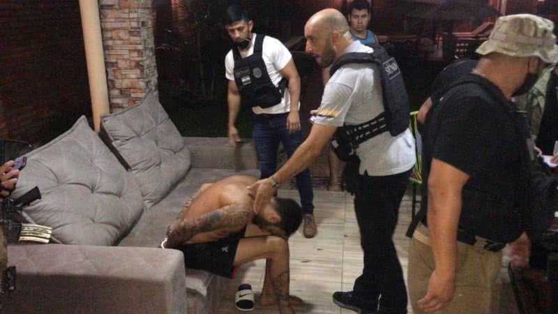 Turco sendo preso por equipe fluminense - Divulgação / Polícia Civil