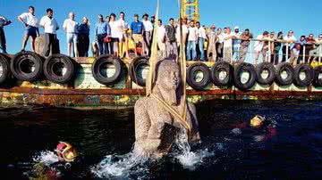 Imagem da estátua do deus Hapi, que ficava em frente ao templo de Thonis-Heracleion - Reprodução/Franck Goddio