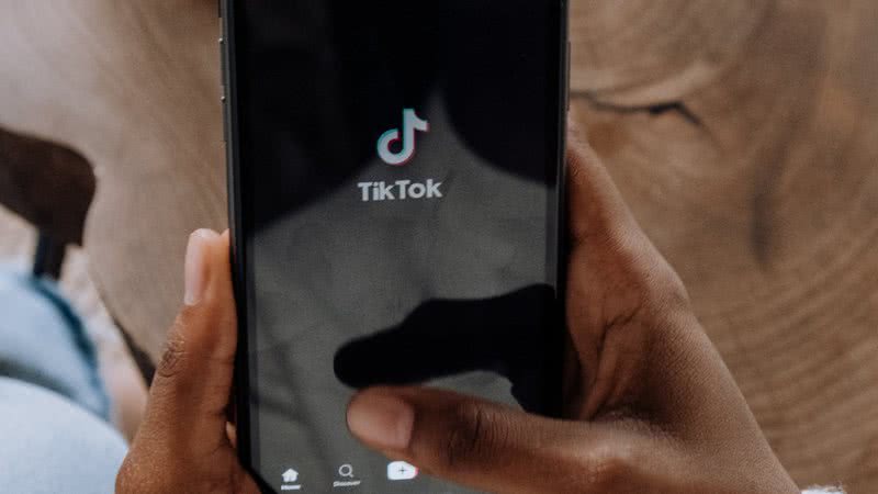 Imagem ilustrativa de aplicativo TikTok - Foto de cottonbro studio no Pexels