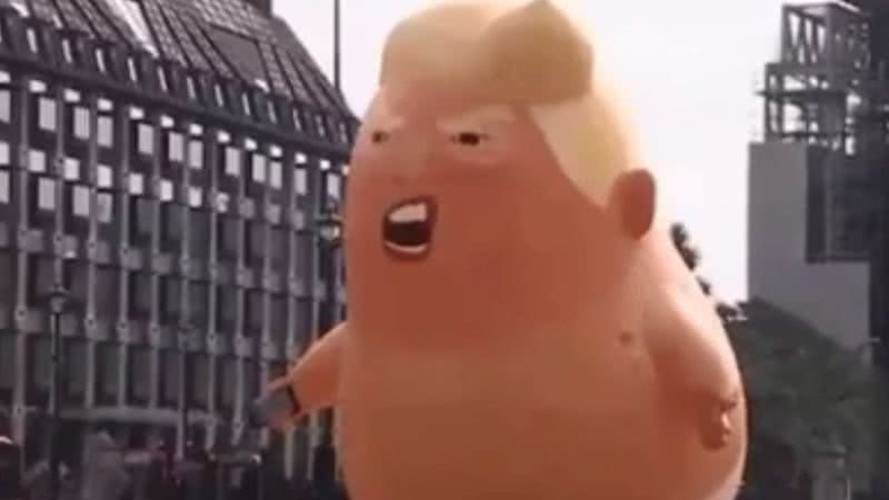 Imagem do balão inflável representando Trump como um bebê - Divulgação/Twitter/@Aliasororis