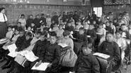 Turma da escola de Genoa Indian Industrial School em Genoa, Nebraska, em 1910. Possível local que recolhido amostras, segundo museu - Divulgação/rquivos Nacionais dos Estados Unidos