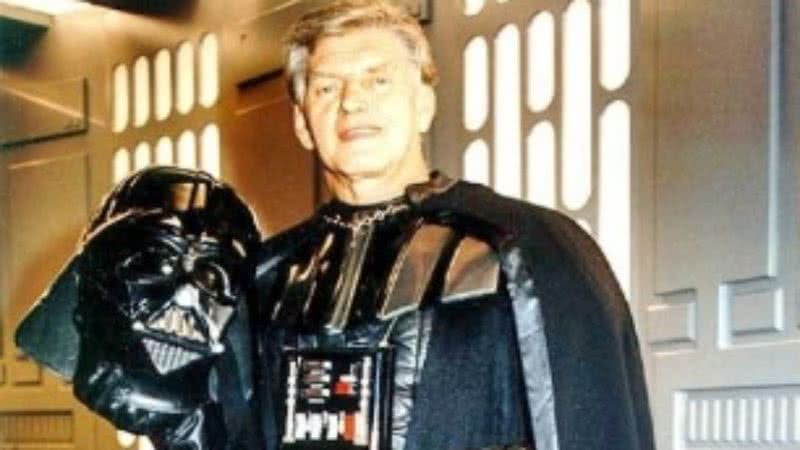 David Prowse interpretou o vilão Darth Vader na primeira trilogia de 'Star Wars' - Crédito: Divulgação