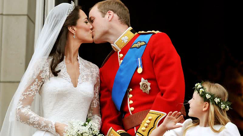 Fotografia do icônico beijo dos recém-casados - Getty Images