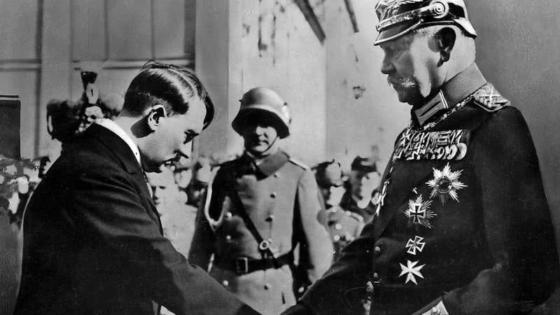 Hindenburg nomeia Hitler como Chanceller em 1933 - Reprodução