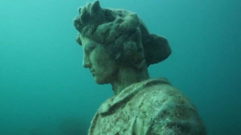 Estátua encontrada em Baia - Divulgação