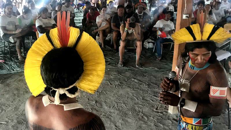 Imagem Grupos indígenas inimigos se unem contra planos de Bolsonaro na Amazônia