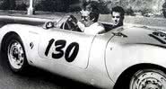 James Dean e Rolf Wütherich no Porsche do acidente - Divulgação