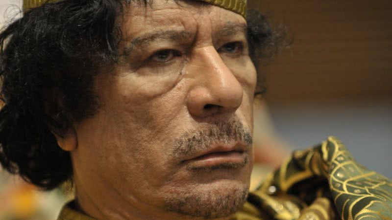 O ditador Muammar al-Gaddafi governou a Líbia desde 1969, quando liderou uma revolução e assumiu o poder - Wikimedia Commons