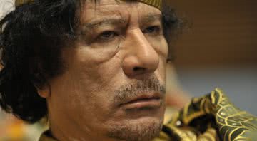 O ditador Muammar al-Gaddafi governou a Líbia desde 1969, quando liderou uma revolução e assumiu o poder - Wikimedia Commons