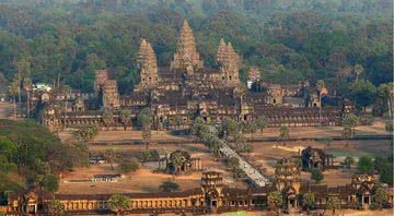 Angkor Wat, na região da cidade - Wikimedia Commons