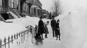 Fortes ventos formaram enormes acúmulos de neve - Wikimedia Commons