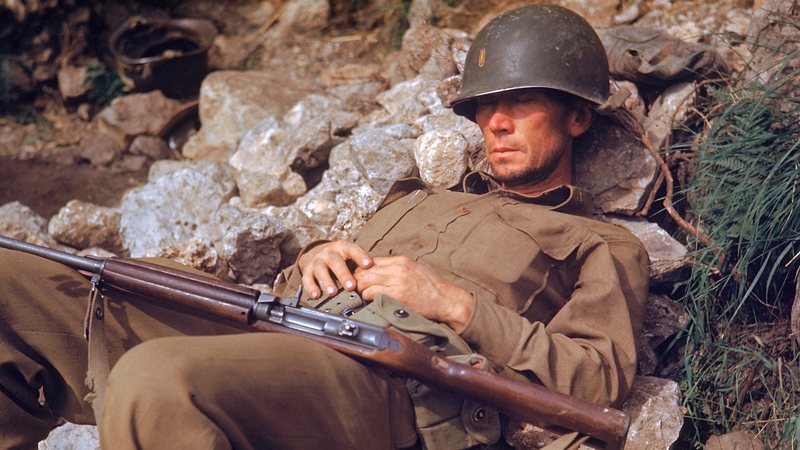 Soldado dormindo quando não acontecia absolutamente nada na Guerra dos 335 anos - Getty Images