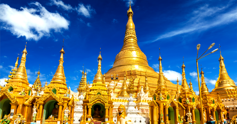 A torre budista Pagode Shwedagon - Shutterstock