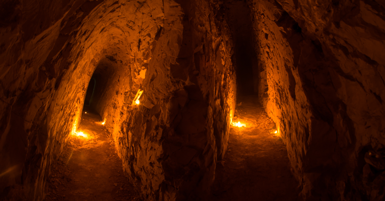 Recriação de uma catacumba da mesma época - Shutterstock