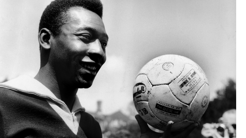 Pelé marcou oito gols na vitória de 11 a 0 sobre o Botafogo de Ribeirão Preto - Getty Images