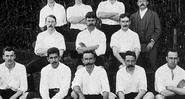 O time do SPA em 1905, com Charles Miller no meio - Wikimedia Commons