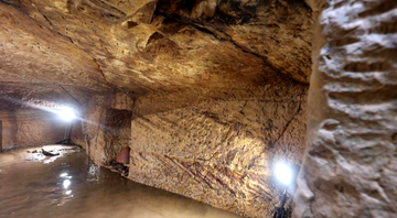 Tumba encontrada em Gebel El-Silsila estava cheia de água - Projeto Gebel El-Silsila