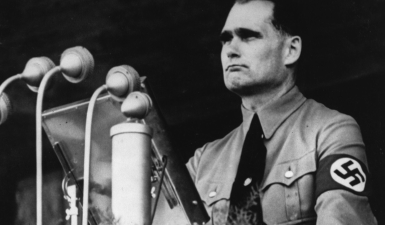 Rudolf Hess durante um discurso, em 1937 - Getty Images