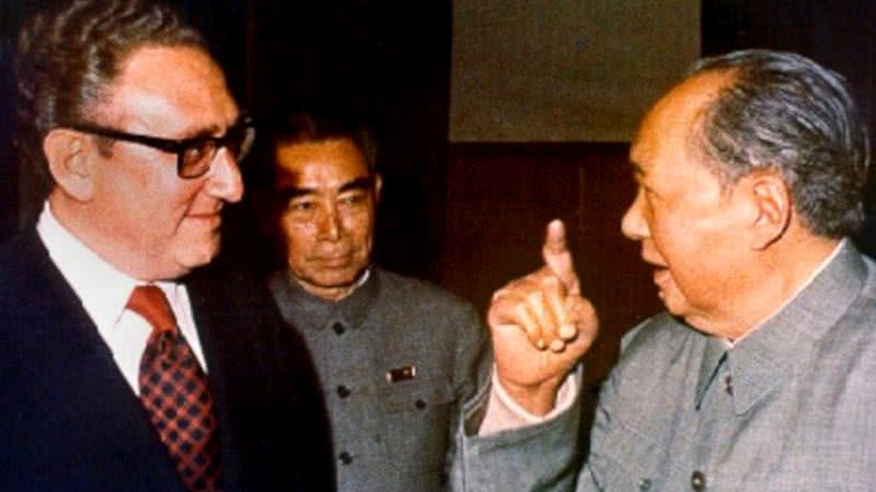 Mao Zedong e Henry Kissinger - Wikimedia Commons