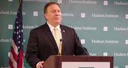 Mike Pompeo em evento oficial no ano de 2015 - Wikimedia Commons